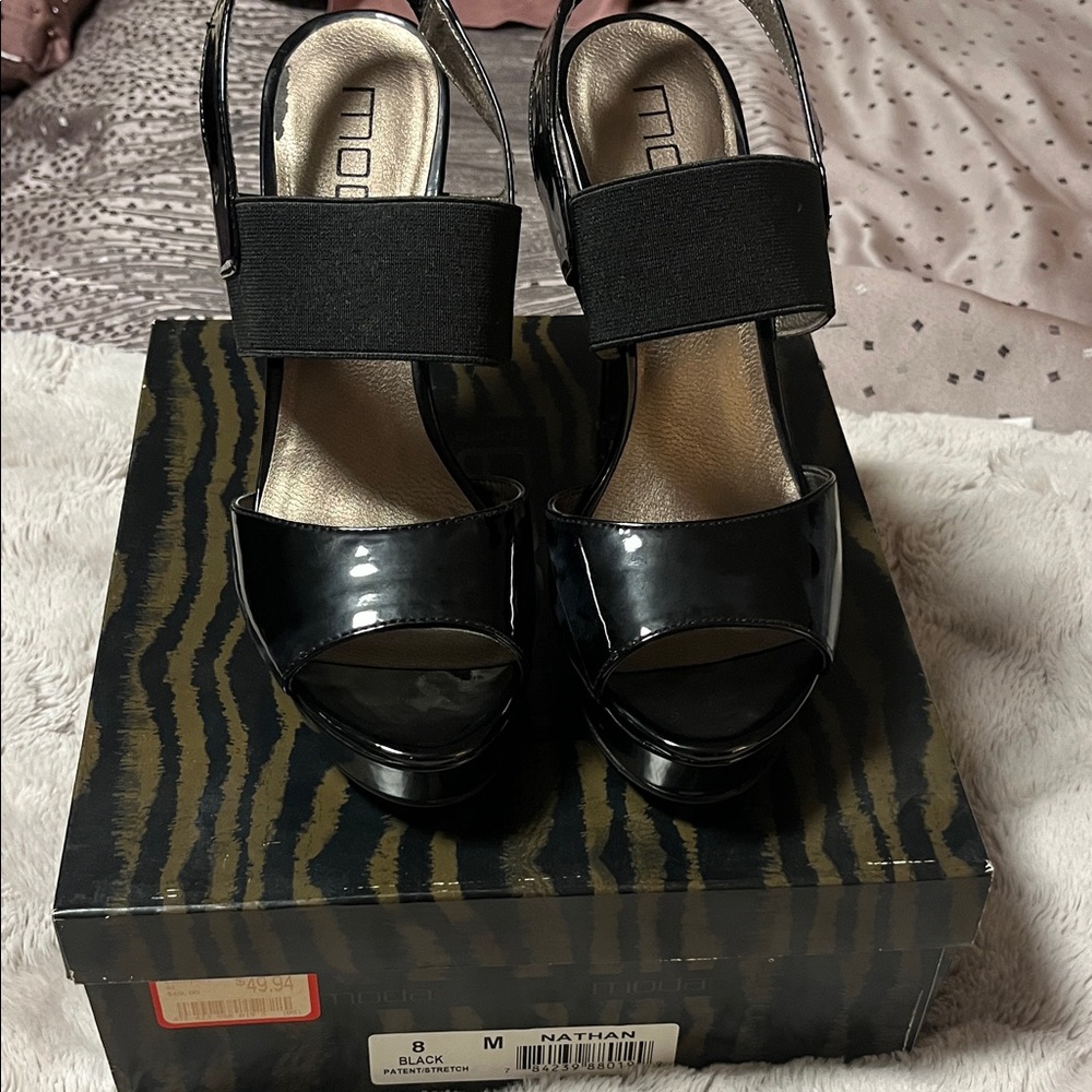 Moda Shiny Black Women's Platform Heels
